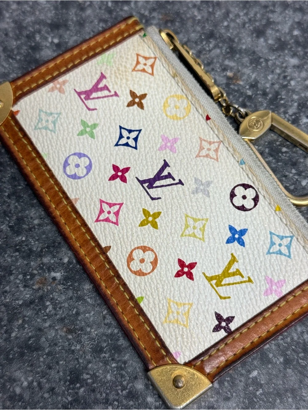 VTG Louis Vuitton X Takashi Murakami White Multicolor Key Cles Wallet M92655